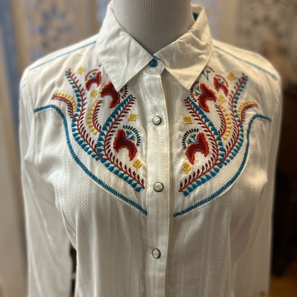 Embroidered White Western Shirt